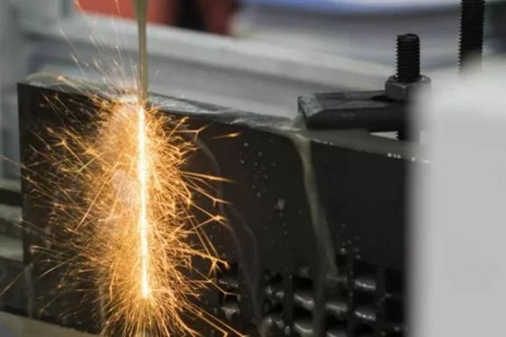 線切割加工如何工作？